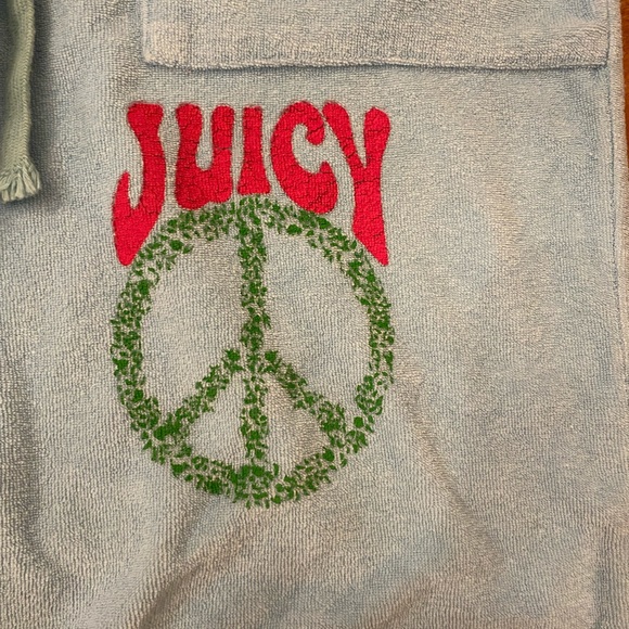 Juicy Couture Capri Sweat Suit - Picture 4 of 9